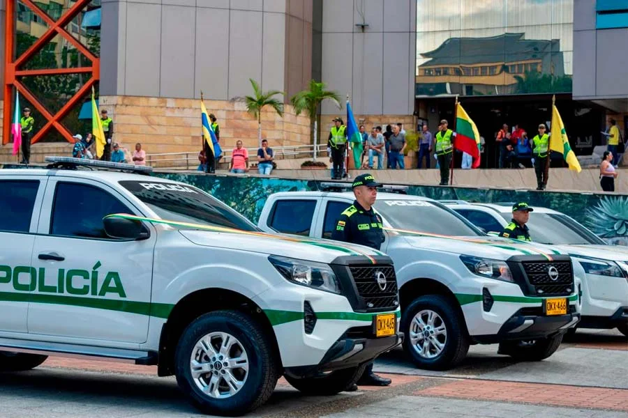 Entregaron vehículos seguridad Quindío