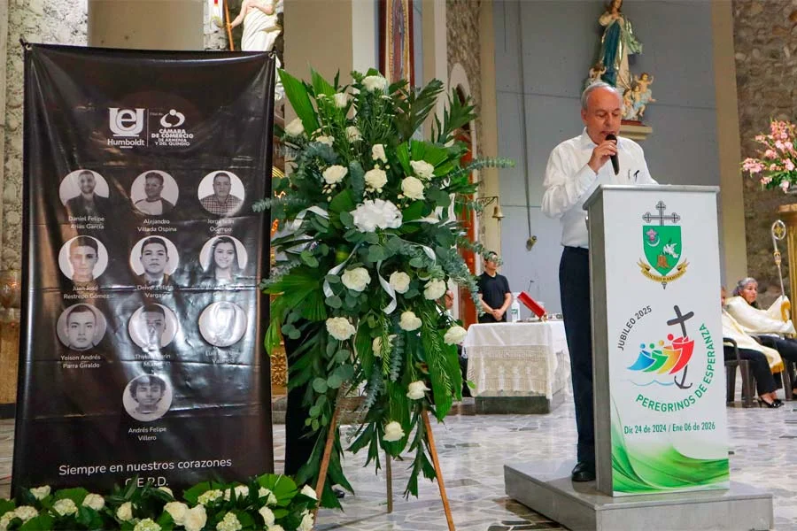 Estudiantes fallecidos tragedia helicoidal grado póstumo