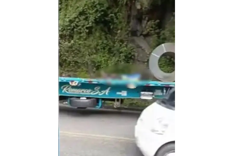 Hombre murió aplastado rollo de acero La Línea