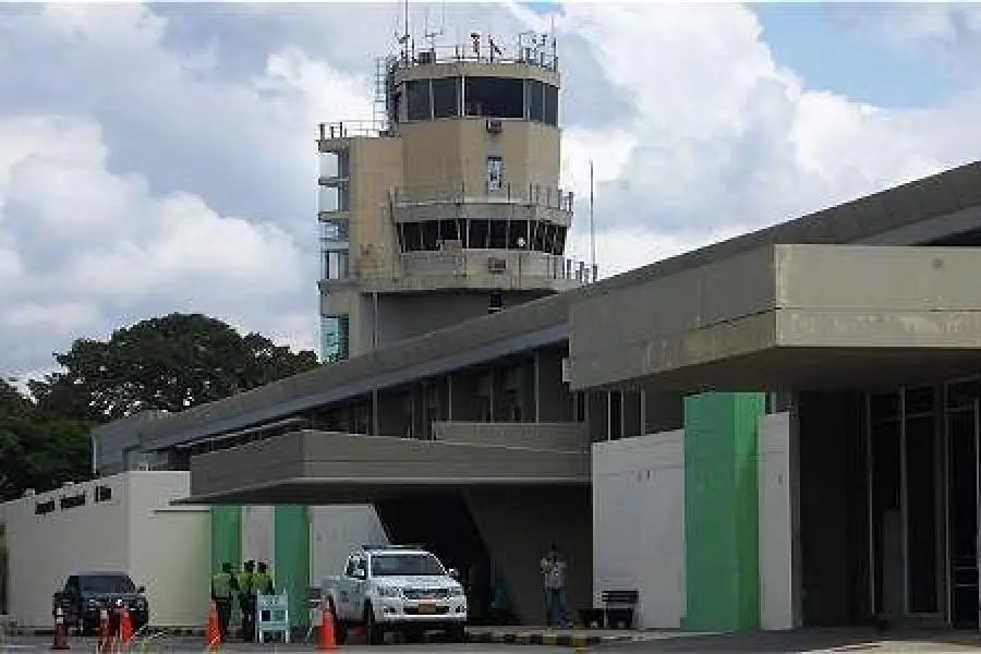 categoría de internacional al aeropuerto El Edén