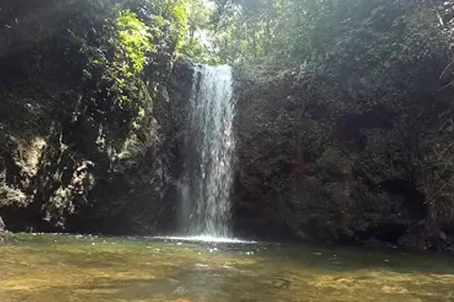 Atracaron caminantes Salto del Hippie Circasia