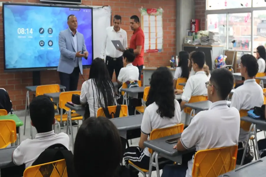Mesas interactivas pantallas aulas sedes colegios Armenia