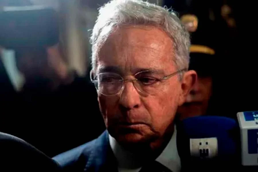 Condenado Álvaro Uribe Vélez