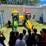 parque lúdico en escuela de La Isabela en Montenegro