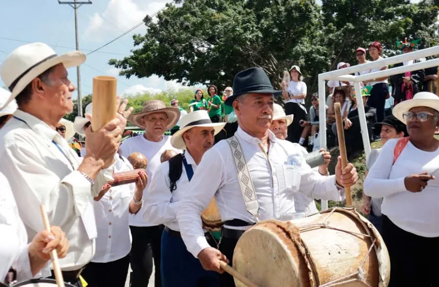 Armenia celebra a sus adultos mayores