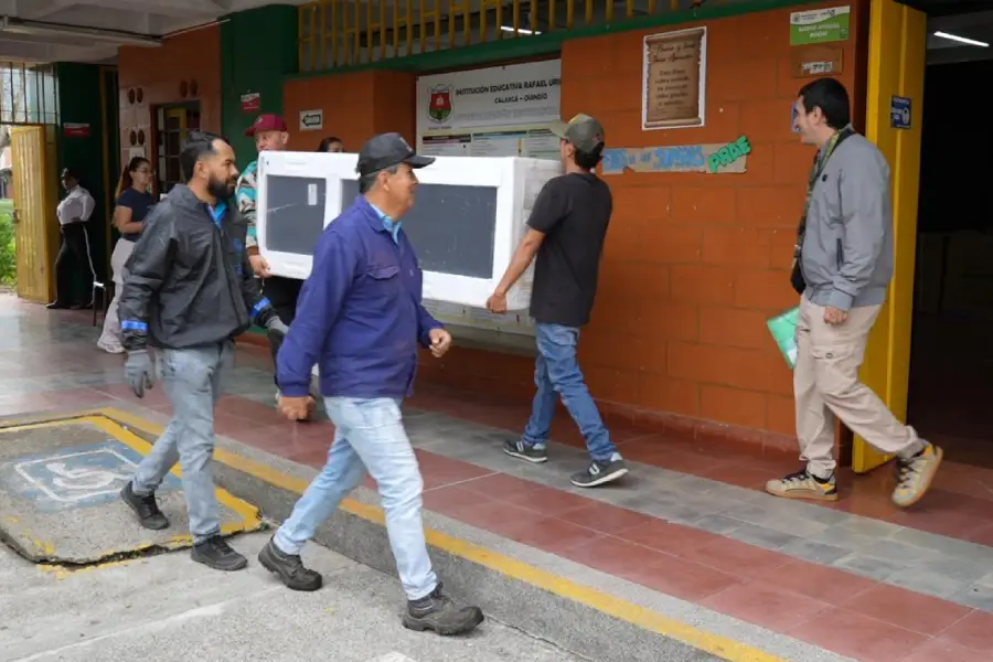 Gobernación del Quindío mobiliario escolar restaurantes