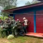 comunidad atacó al Ejército para impedir que capturaran disidente de las Farc